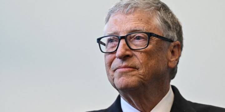 Las tres profesiones que nunca podrá reemplazar la inteligencia artificial, según Bill Gates