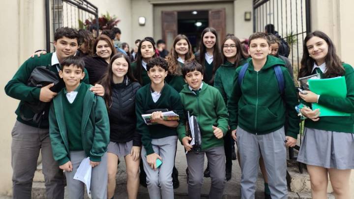 Alumnos del Colegio Hermano Hermas de Bruijn representaron a la provincia en las Olimpiadas de Matemática OMA 2025