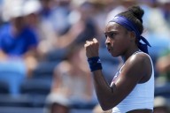 Deadspin | Coco Gauff closes strong to begin Beijing title defense