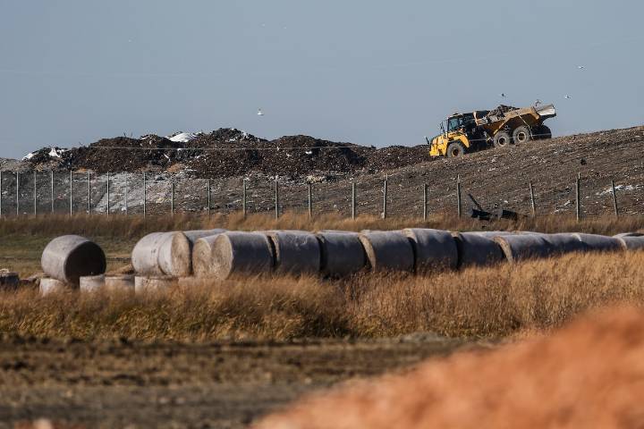 Briefing to former Manitoba cabinet on landfill search for murder victims not being released