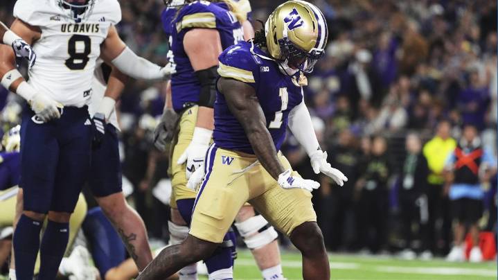 Jonah Coleman sets career high with 5 rushing touchdowns, Washington trounces UC Davis