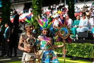 Estudiantes muestran con orgullo su identidad nacional con trajes culturales
