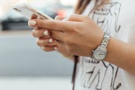 New law: Keep you hands off cell phones while driving