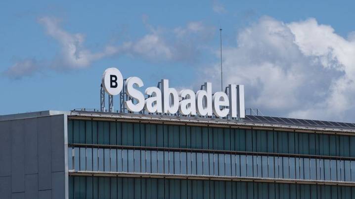 El consejo de administración del Sabadell vuelve a rechazar la oferta del BBVA: «Destruye valor para los accionistas»