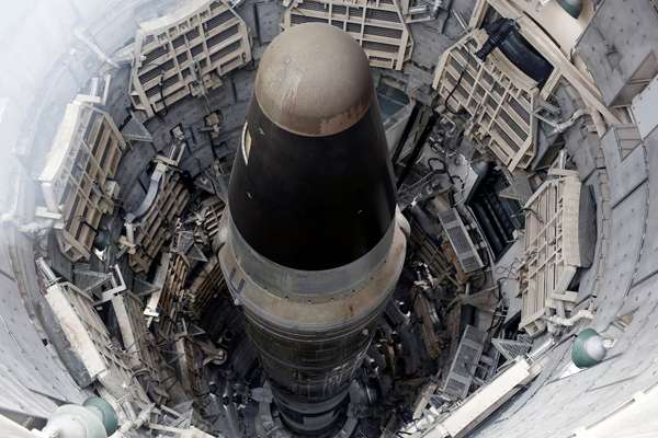 Kremlin Calls For Inclusion Of British, French Arsenals In Nuclear Disarmament Talks
