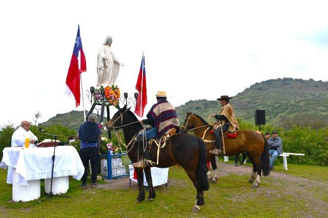 Jornada de fe que unió a la comuna se vivió el cerro Las Placeta de Coinco