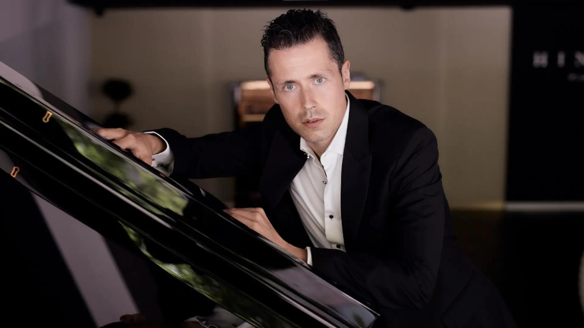 Eduardo Frías, elegancia al teclado