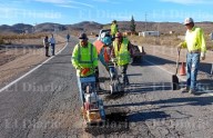 Comenzaron Estado y Municipio trabajos en carretera de Coyame