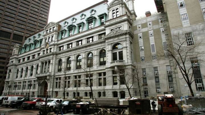 Lawyer found guilty of smuggling drugs into prison gets conviction overturned