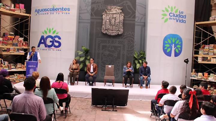 ¡No hay hábito más poderoso! Aguascalientes rompe récord con miles de libros donados para fomentar la lectura