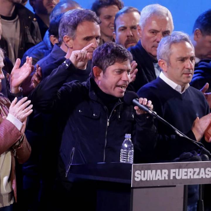 En campaña, Kicillof reúne a intendentes y candidatos y cierra acto con centrales obreras