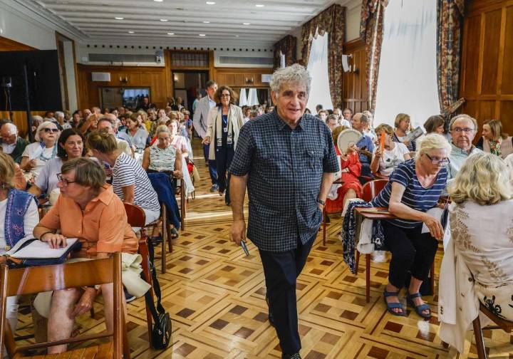 «En nosotros, los escritores, hay un elemento depredador de las historias»