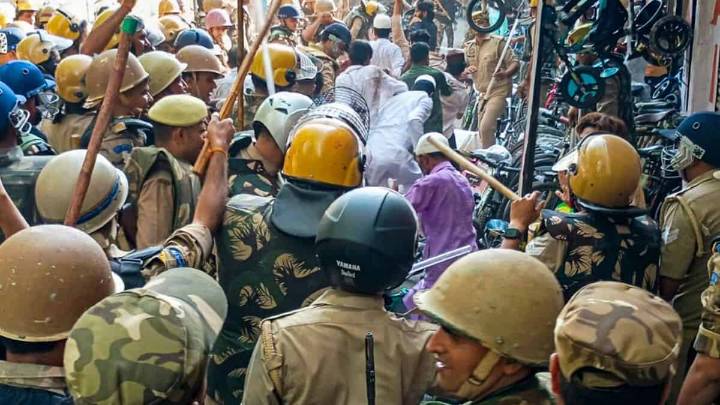 Photos: Protest over I Love Muhammad posters in Bareilly