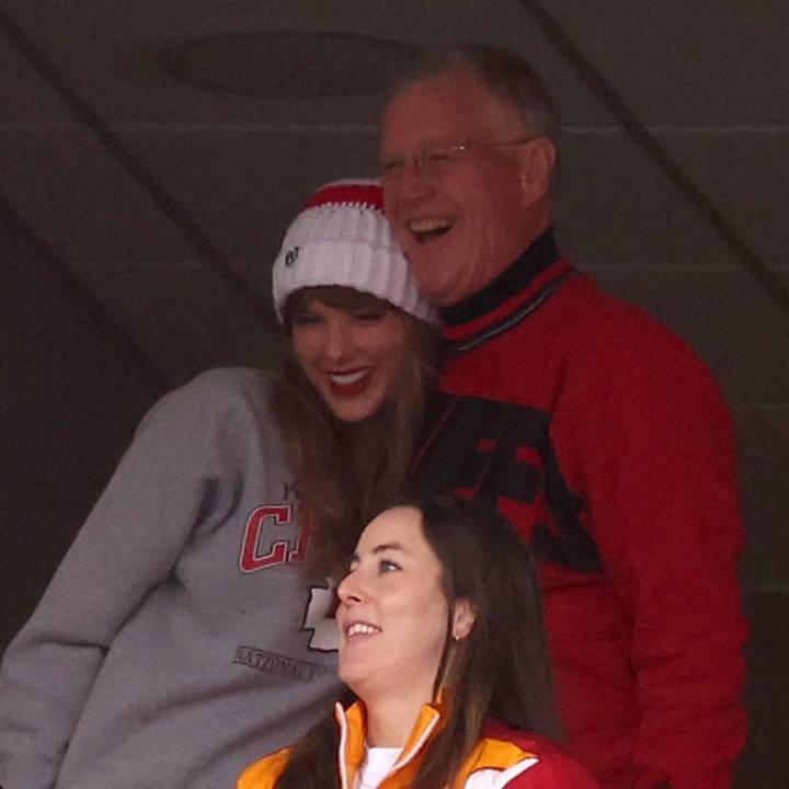 Scott Swift Wears Travis Kelce Merch at Chiefs Game