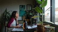 Del 'huevo frito' al 'efecto Amazon': la ley de teletrabajo cumple cinco años con más de tres millones de españoles conectados desde casa