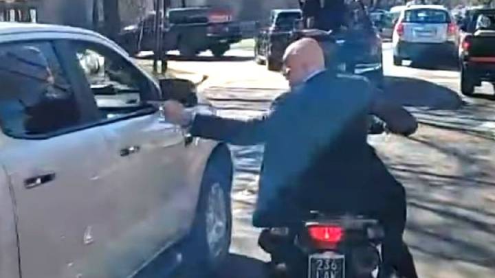El motociclista que rescató a Espert de la huida es un barrabrava ligado a Sebastián Pareja
