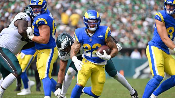 Who plays Sunday football today? See schedule, start times