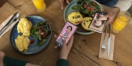 El 71% cree que antes se convivía mejor: así afectan los celulares las comidas familiares