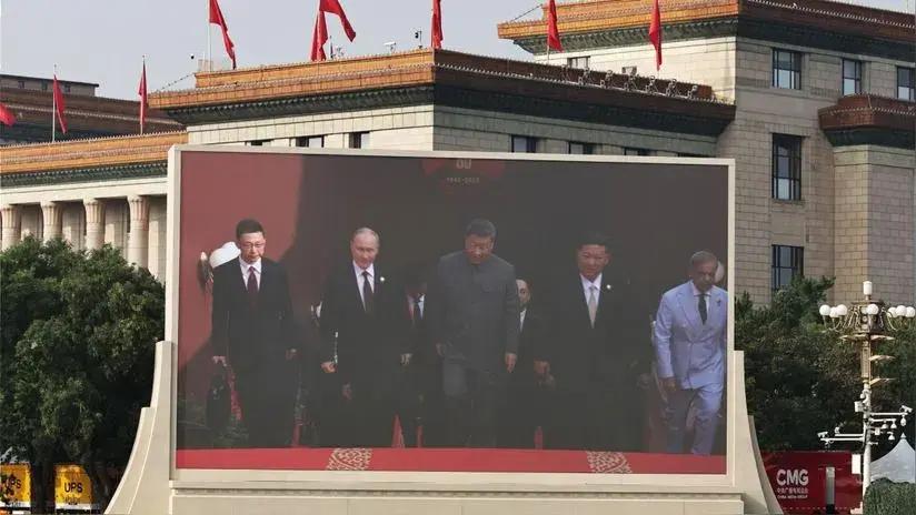 Xi Jinping inaugura junto a Vladímir Putin y Kim Jong-un el desfile militar por el fin de la Segunda Guerra Mundial