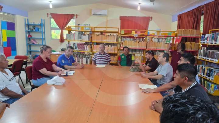 Entregan apoyos a egresados del Curso de Plomería en Huejutla