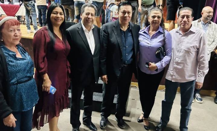 Emilio Ulloa formaliza convenio para más lecherías en oriente de Edomex