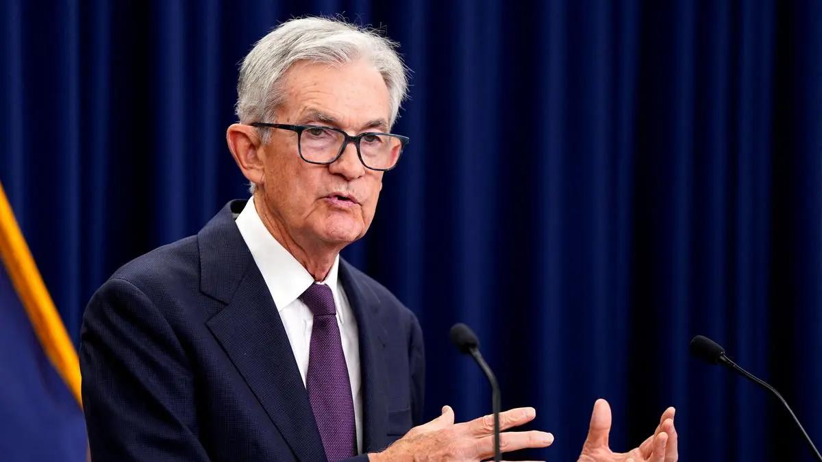 Powell reiterates no risk-free path for Fed amid dual threats
