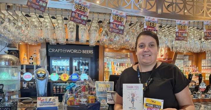 Wishaw pub shift manager hailed for leading bar’s fundraising drive