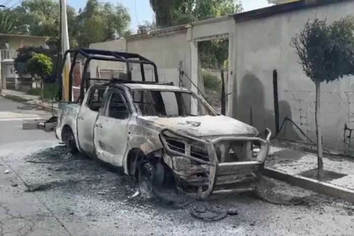 Disturbios en Nextlalpan: incendian patrulla y muere un hombre