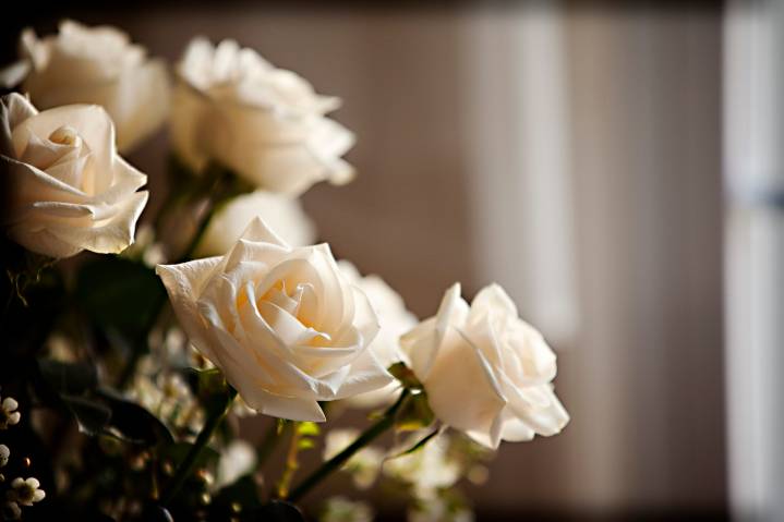 Dear Annie: How can I grieve when a dear friend dies, but his family prefers to mourn in private?
