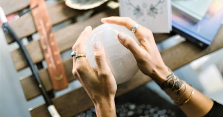 Horóscopo gitano: 3 Signos que se subirán a grandes olas de dinero impulsados por aires de prosperidad