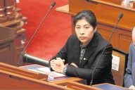 Golpista con suerte: Betssy Chávez, libre y cobrará sueldo del Congreso