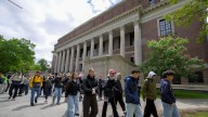 Harvard se apunta un tanto con el fallo judicial que prohíbe a Trump congelar 2.200 millones