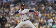 Braves notes: Reynaldo Lopez throws bullpen; Snitker faces son, who’s a coach with Astros