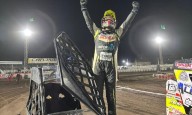 Vallejos volvió con todo y se impuso en la tercera del Invernal de midgets