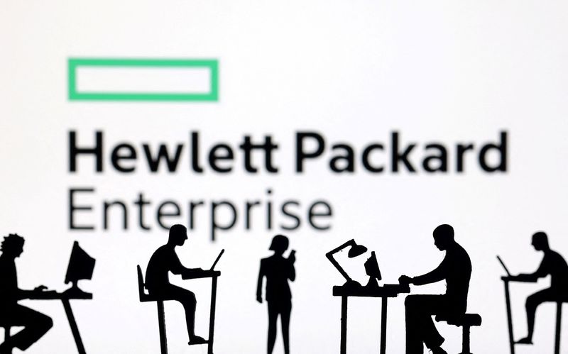 Hewlett Packard beats quarterly revenue estimates on robust server demand