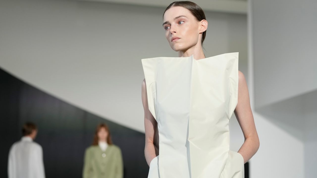 Jil Sander unveils new creative era with crisp, light silhouettes at Milan Fashion Week