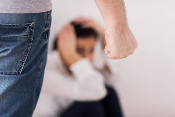 Arrestan a agresivo sujeto