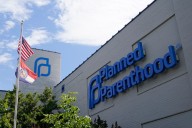 Appeals court lifts block of Planned Parenthood defunding