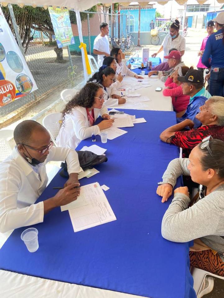 Favorecidas más de mil personas en Santa Bárbara con jornada médica integral