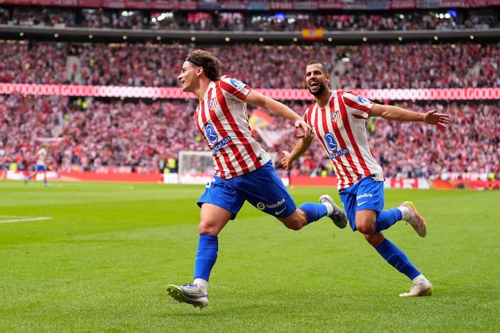 El Atlético destroza al Madrid y da la campanada en el derbi