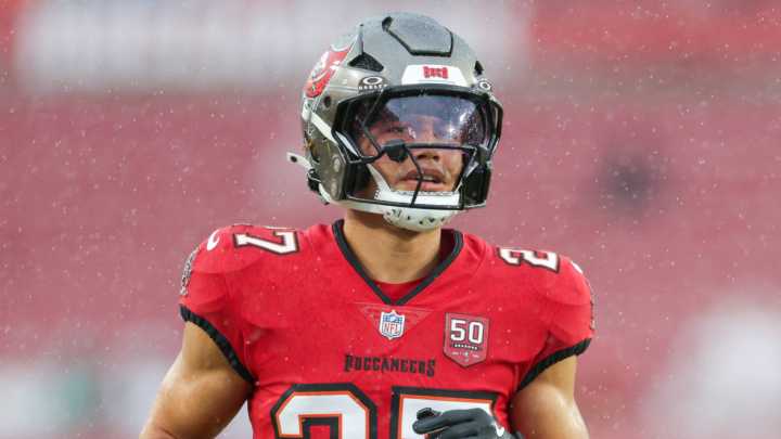 Buccaneers agree to three-year extension with starting CB