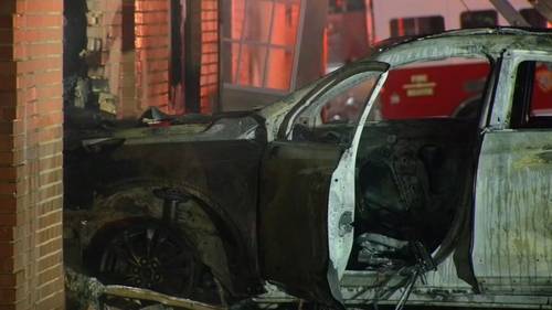 Crews battle flames sat abandoned Durham apartment building; stolen vehicle found