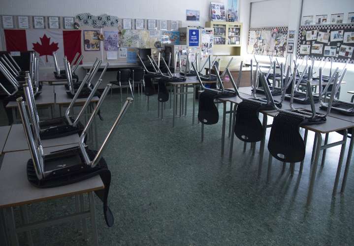 Alberta parents brace for potential teacher strike amid confusion over school policy