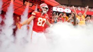 Travis Kelce, Tyquan Thornton wore pregame T-shirts supporting Rashee Rice