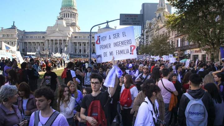 Convocan a marcha tras el veto a la Ley de Financiamiento Universitario