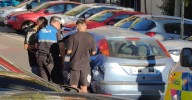 Heridas una menor y una mujer de 23 años en una colisión entre dos vehículos en el parking de la calle de la Radio