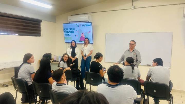 Estudiantes de Normal de Obregón van contra el acoso escolar