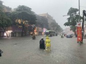 Reportan inundaciones en 65 zonas de la capital de Vietnam (+Fotos)