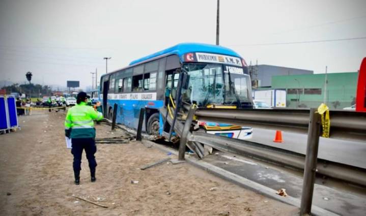 ATU: Chofer del bus accidentado en vía de Evitamiento no contaba con licencia de conducir