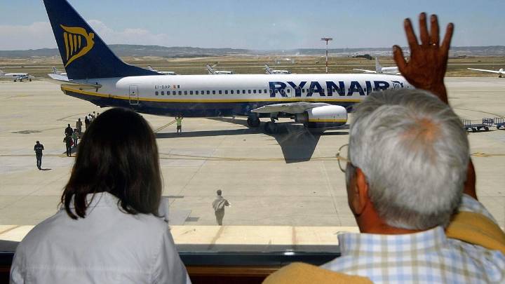 Así queda la parrilla de vuelos desde el aeropuerto de Zaragoza tras los recortes de Ryanair